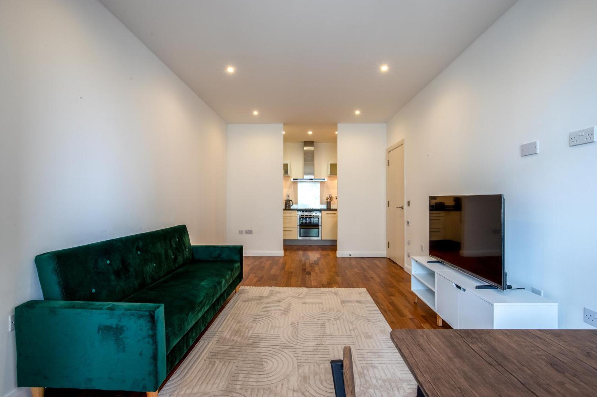 Londwell, Canary Wharf Boutique Balcony * London